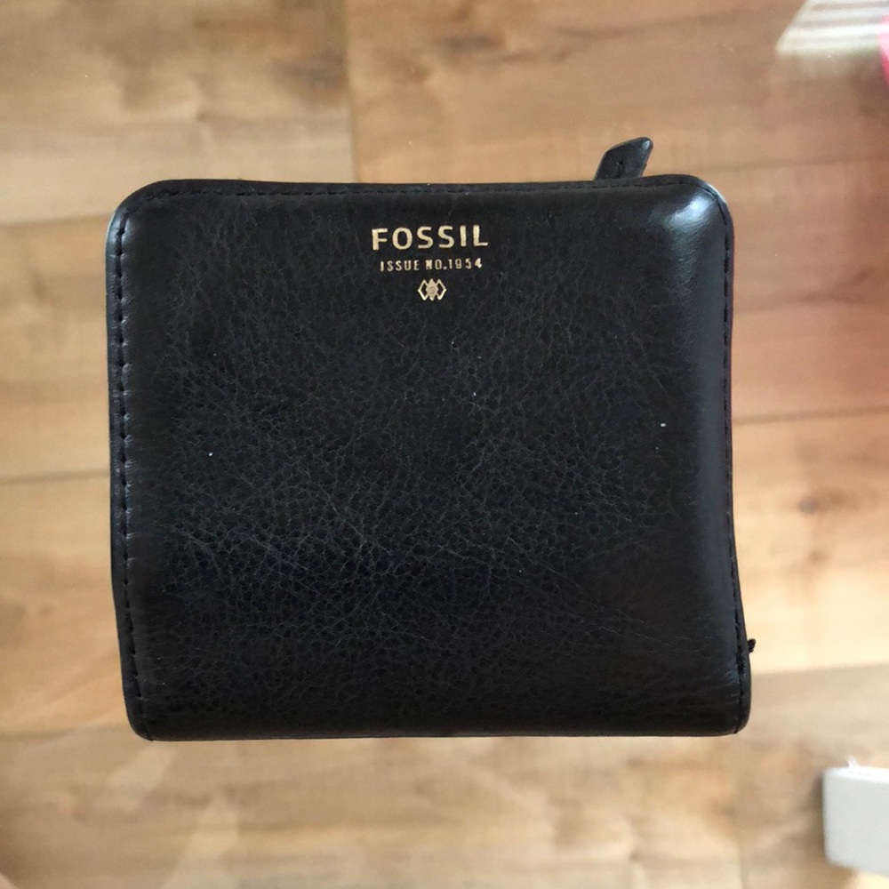 Women’s Fossil Wallet - Genuine Leather